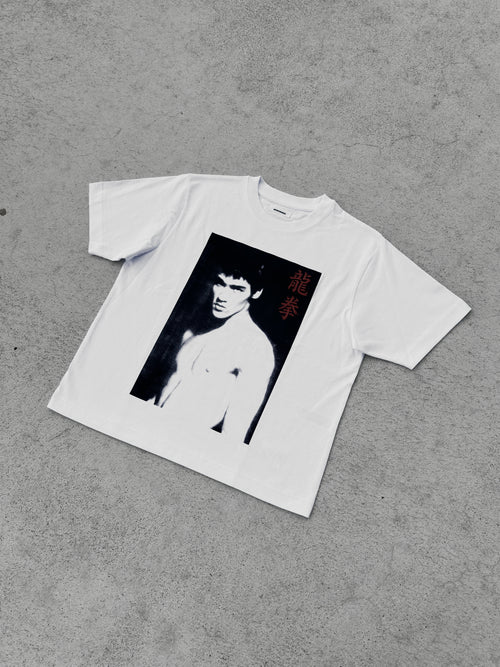 The Master Bruce Lee T-Shirt On Model - Cropped Fit Streetwear REWORK-ED