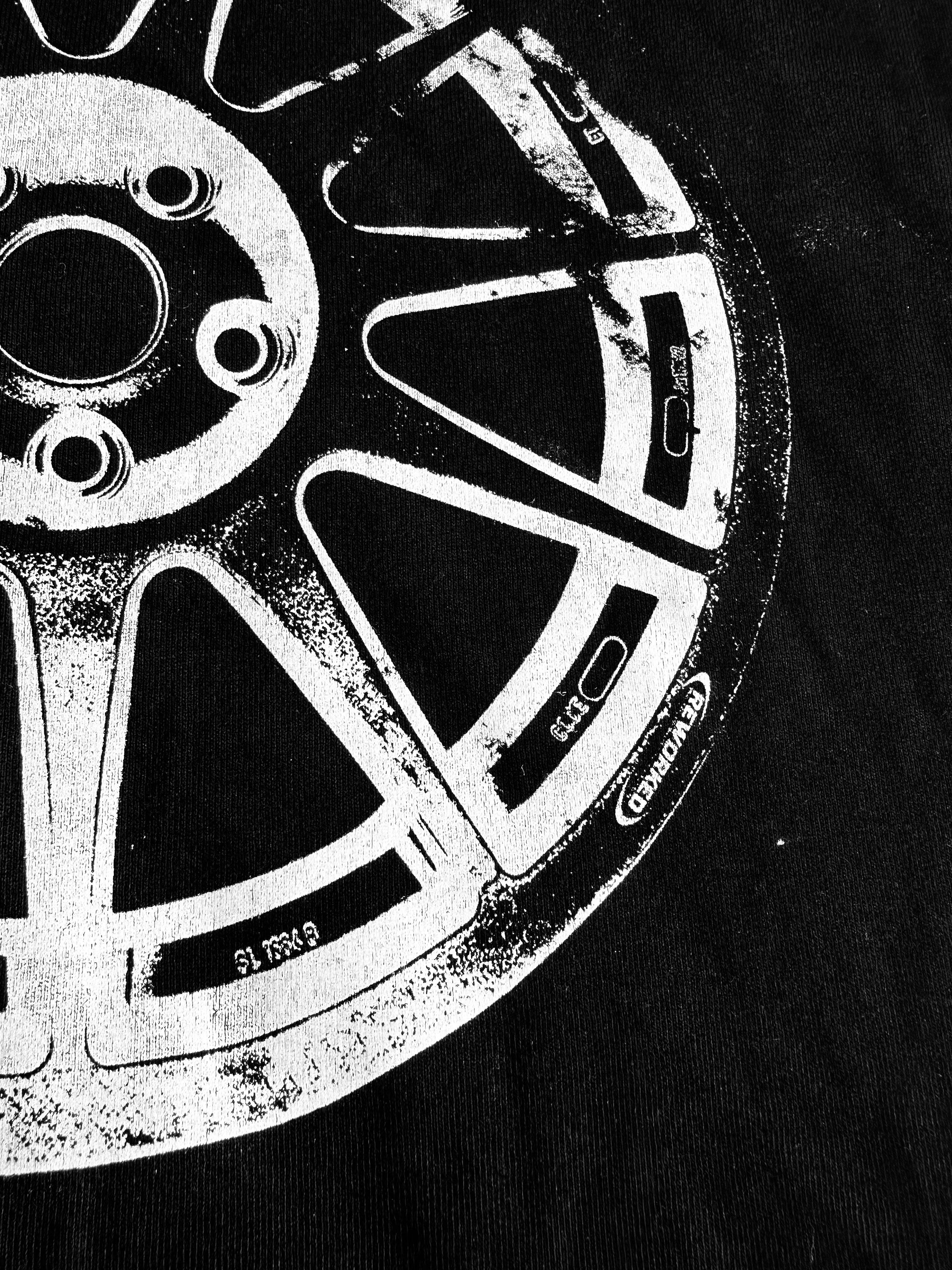 SIGNATURE WHEEL T-SHIRT RAW CROPPED