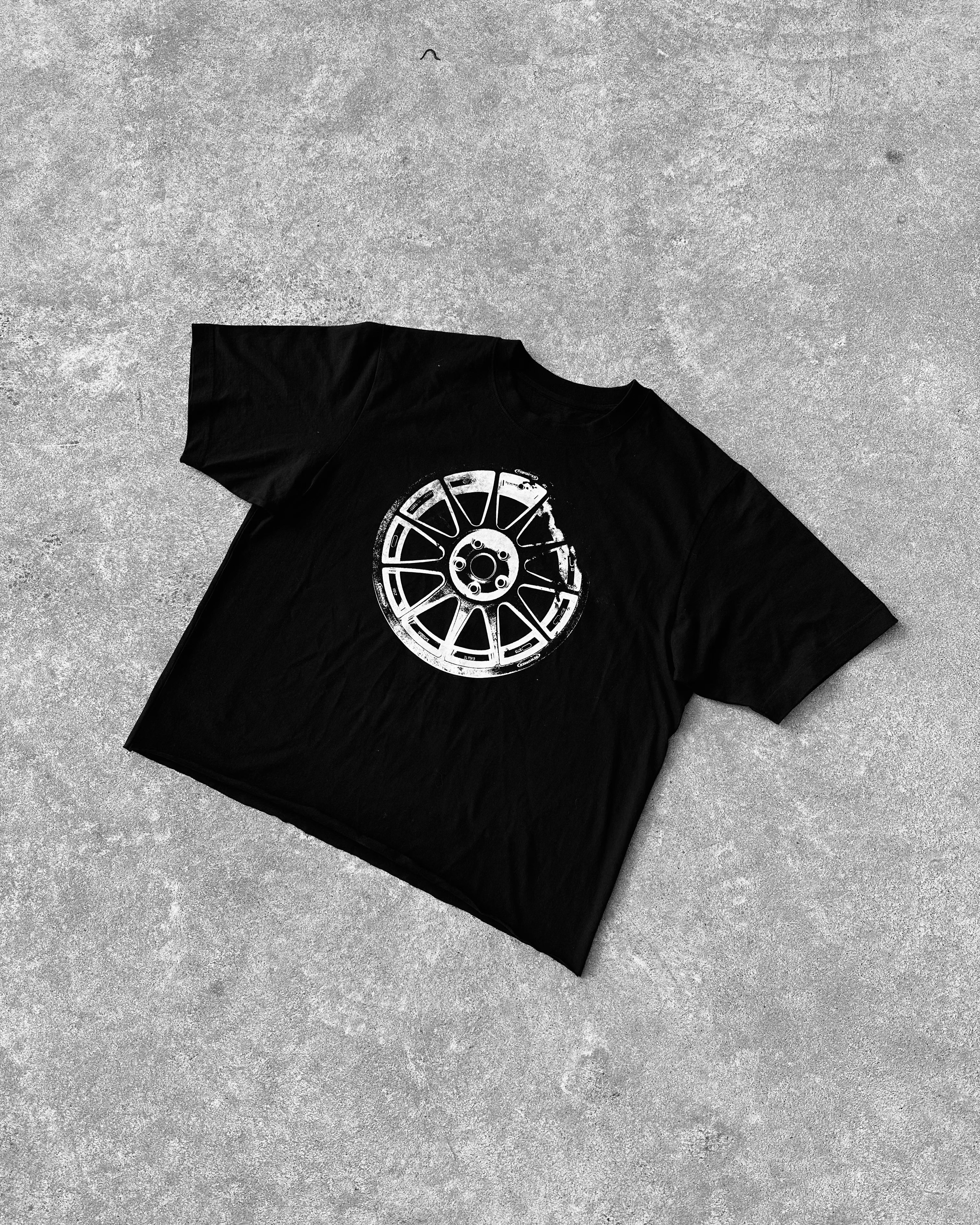 SIGNATURE WHEEL T-SHIRT RAW CROPPED