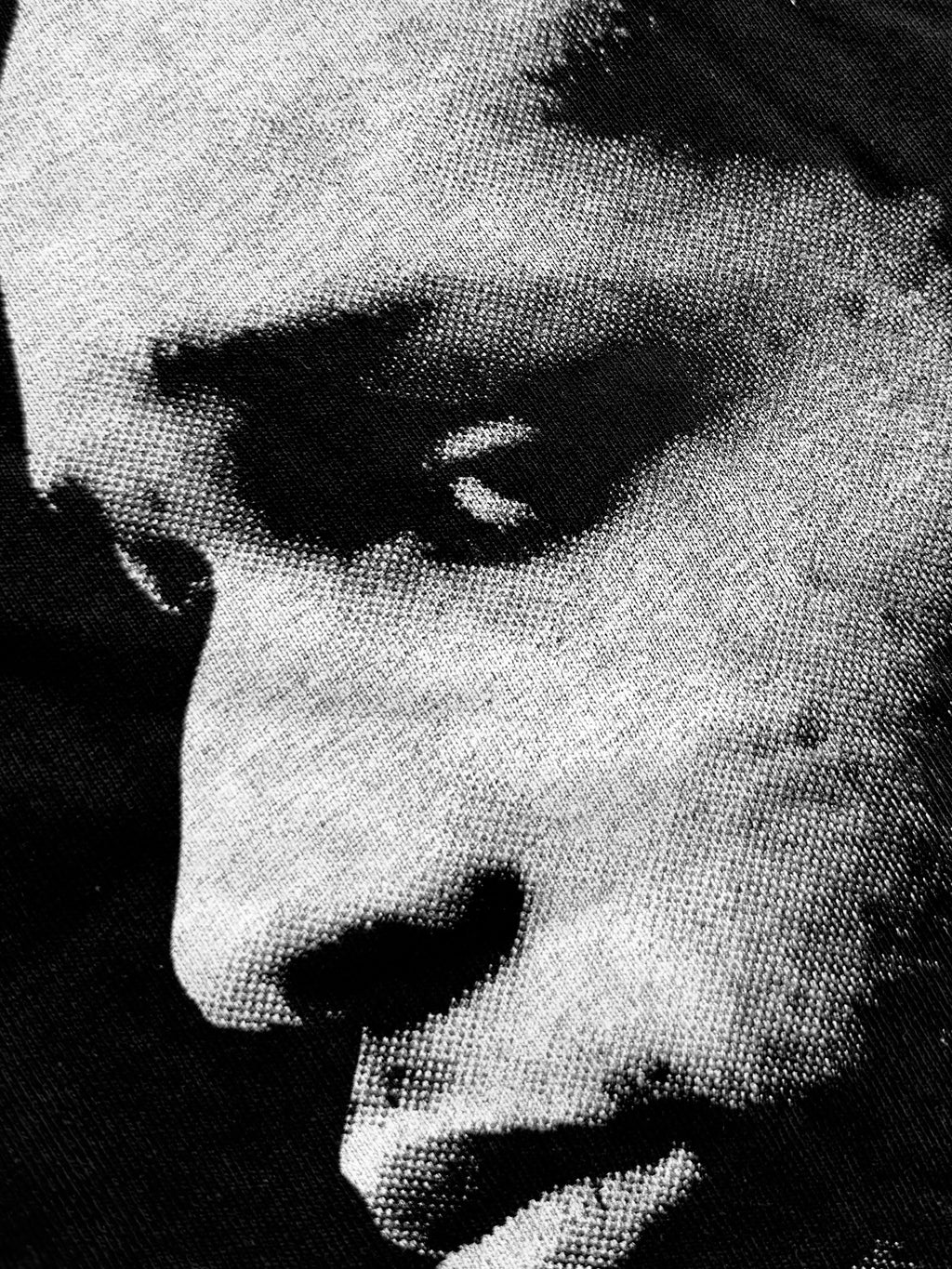 FREE ROCKY T-SHIRT RAW CROPPED