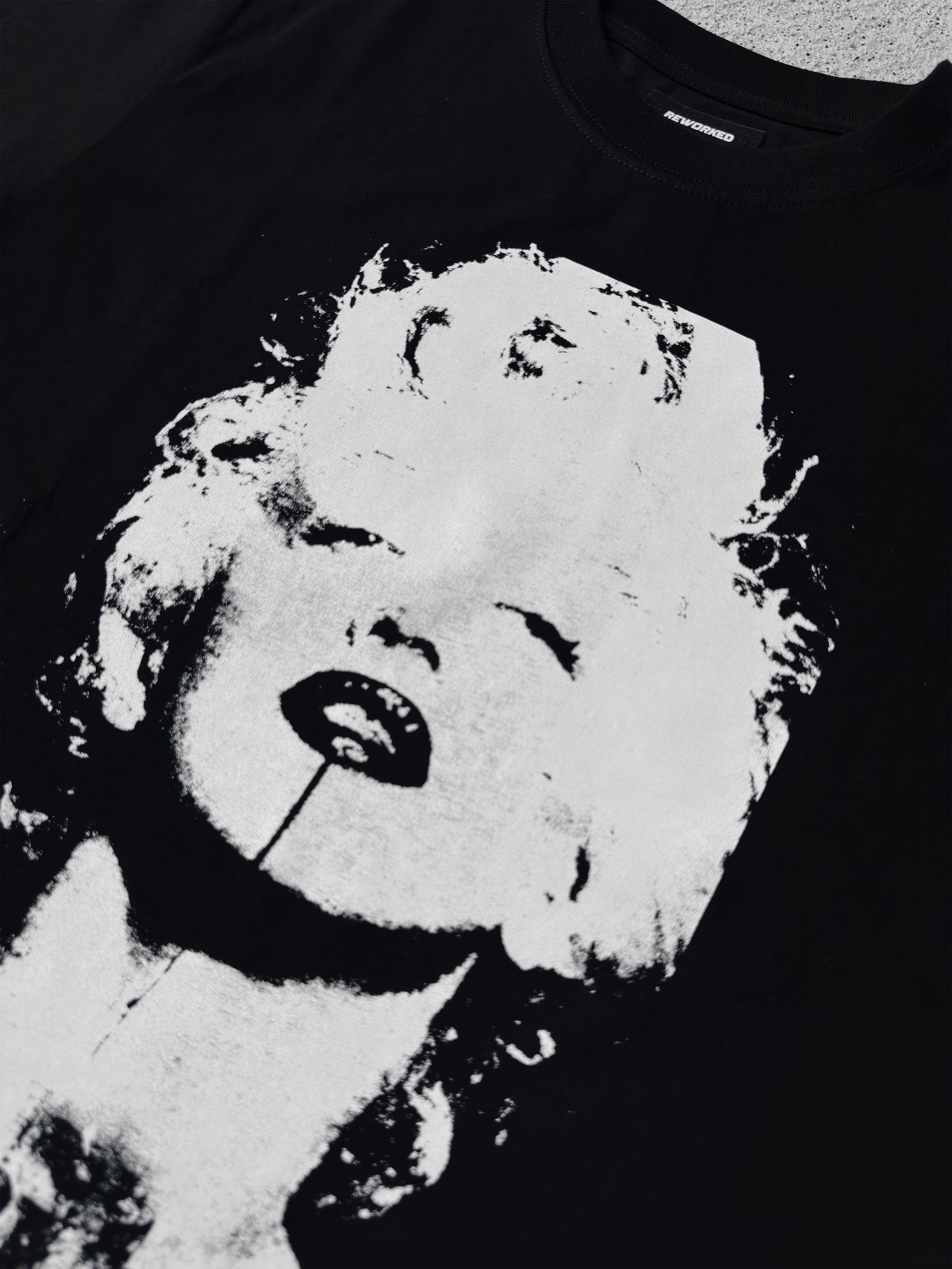 La Marilyn Monroe T-Shirt Print Close-up - Handmade Serigraphy REWORK-ED
